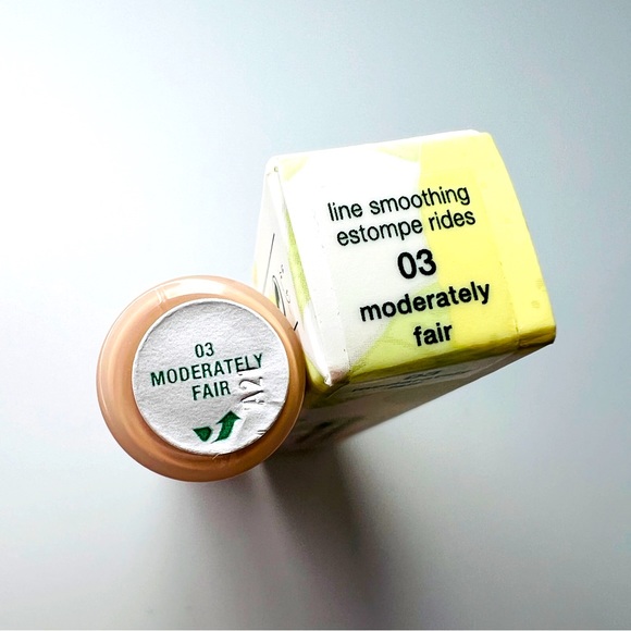 CLINIQUE Line Smoothing Concealer Moderately Fair .28oz/8g NIB - Picture 2 of 7